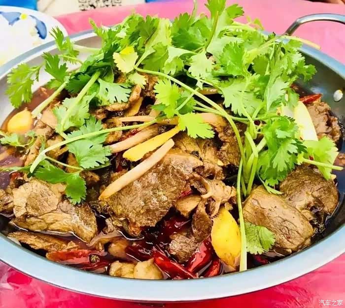 食材讲究,烹饪独特,口感滑爽,这就是闻名遐迩的"茶店牛肉".