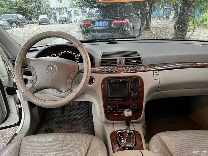 经典老车02款奔驰s320