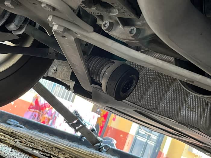 19年1月份宝马x3传动轴断裂