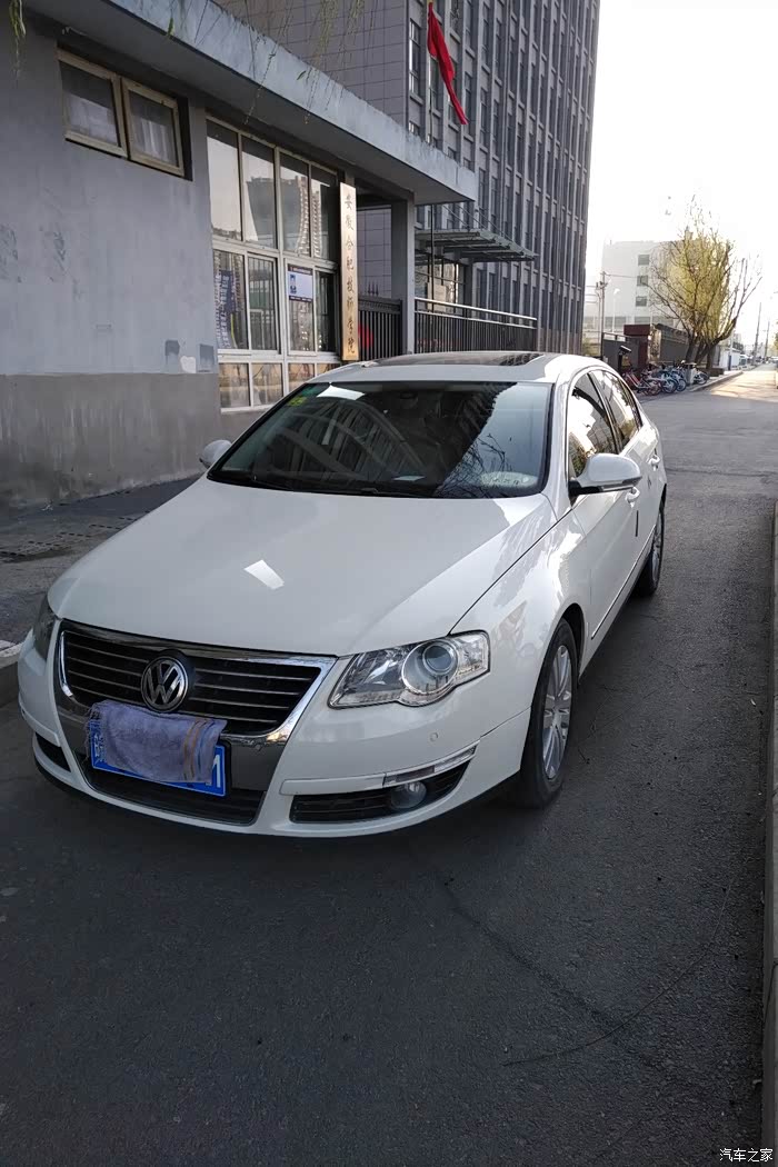 出售迈腾b6稀少的白色外观