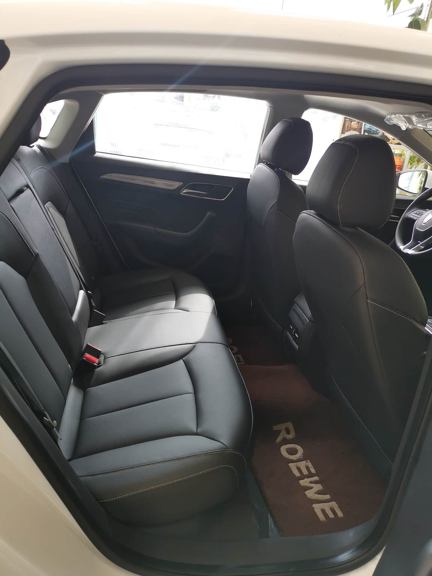 荣威i6plus看车记之空间篇