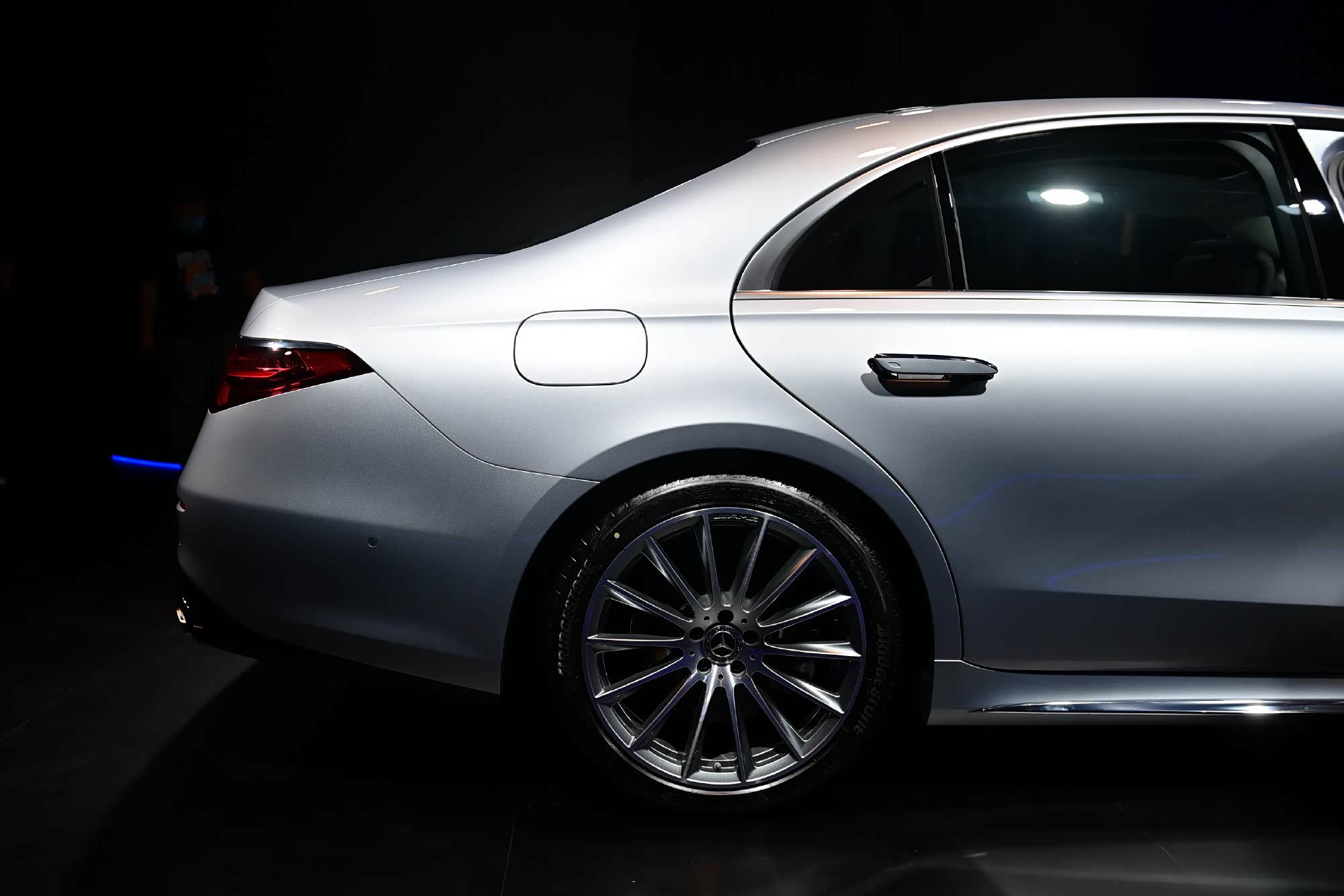 全新一代w223奔驰s级配置提升外观内饰改变