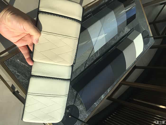 7系座椅个性化定制菱格纹全merino真皮内饰全部6种样版