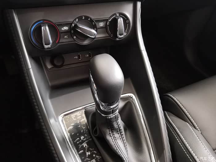 年轻人的风范名爵zs