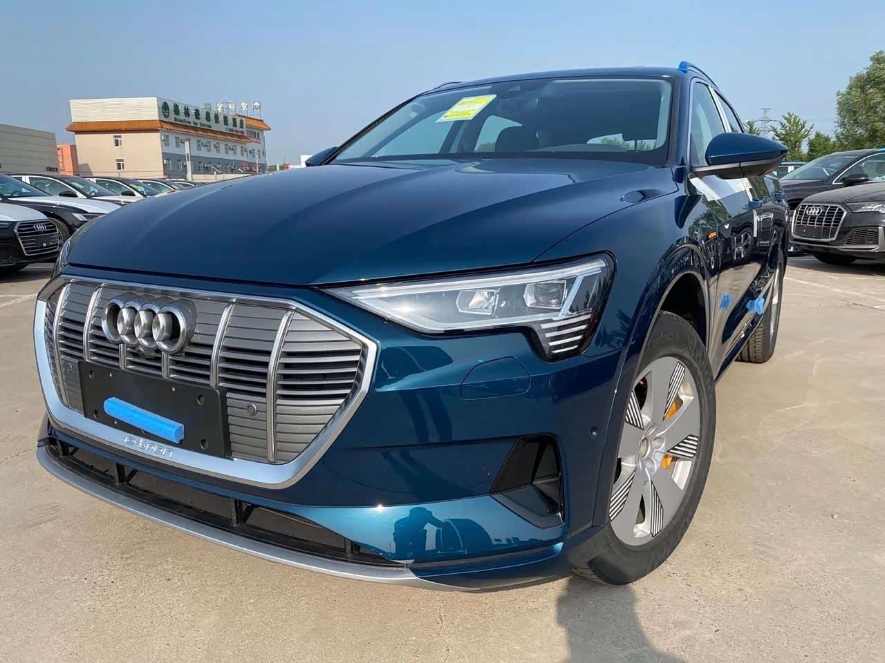 奥迪纯电动suv audi e-tron 星际蓝/黑内
