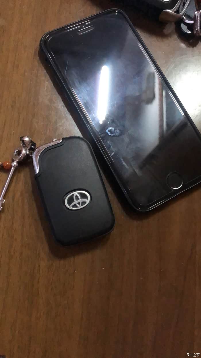 2020款丰田致炫x尊贵版钥匙图片