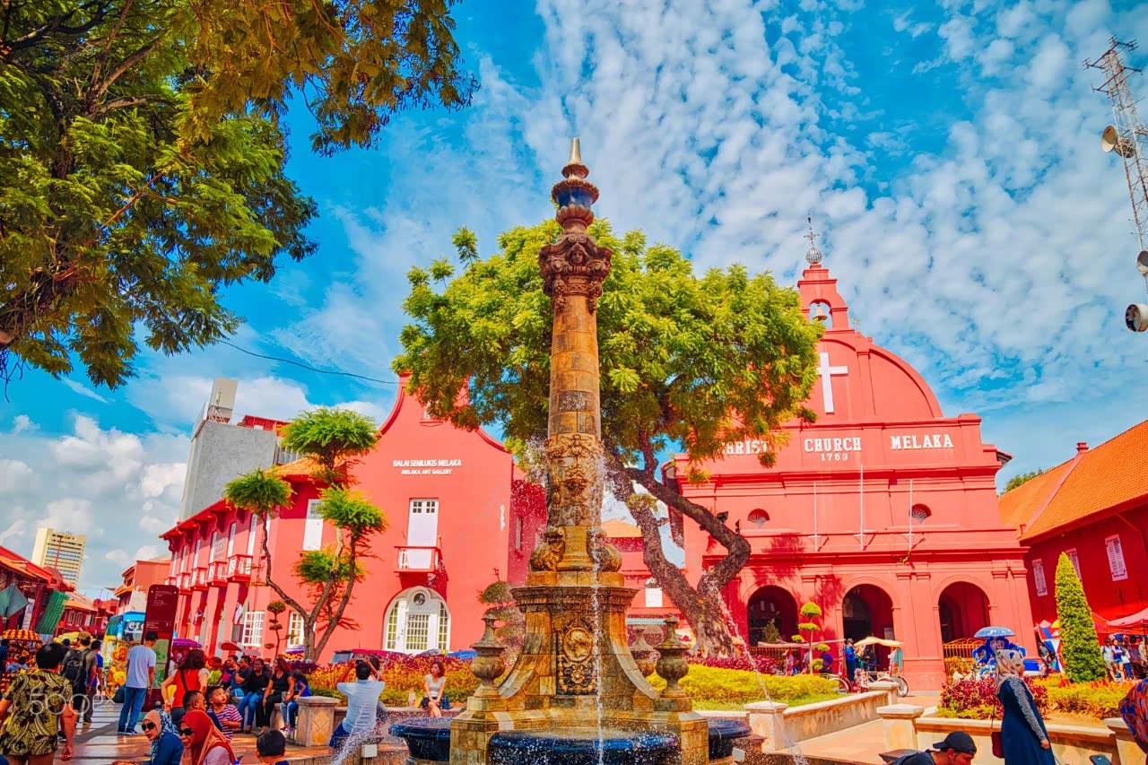 荷兰红屋建于1650年,是荷兰殖民时期所留下的建筑物