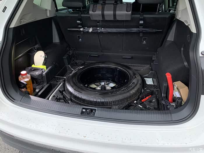 途观l的轮胎能放下备胎的位置吗