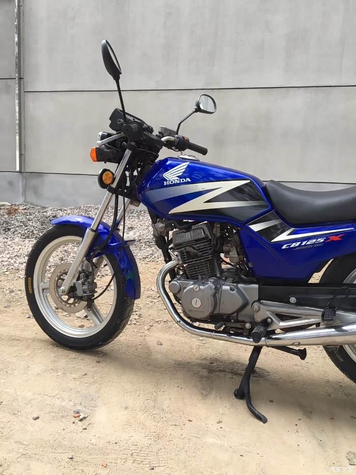 收了辆本田cb125x 双杠的 2800贵吗