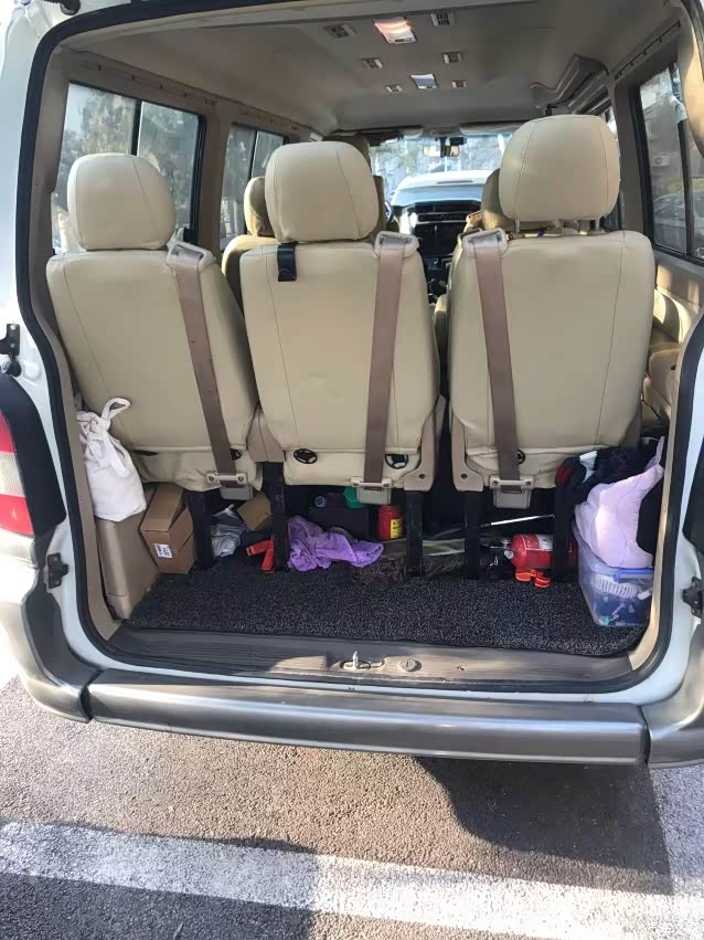 9座蓝牌小型客车伊思坦纳