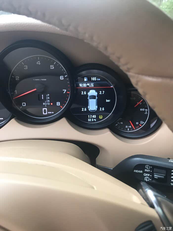 保时捷卡宴显示