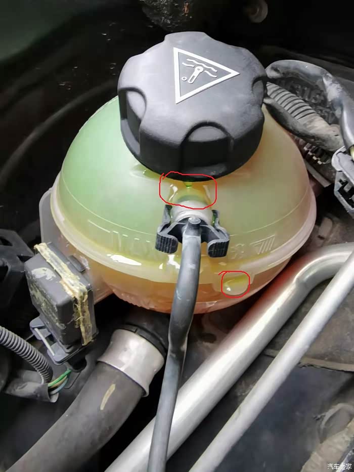 车熄火后副水壶漏防冻液是什么问题