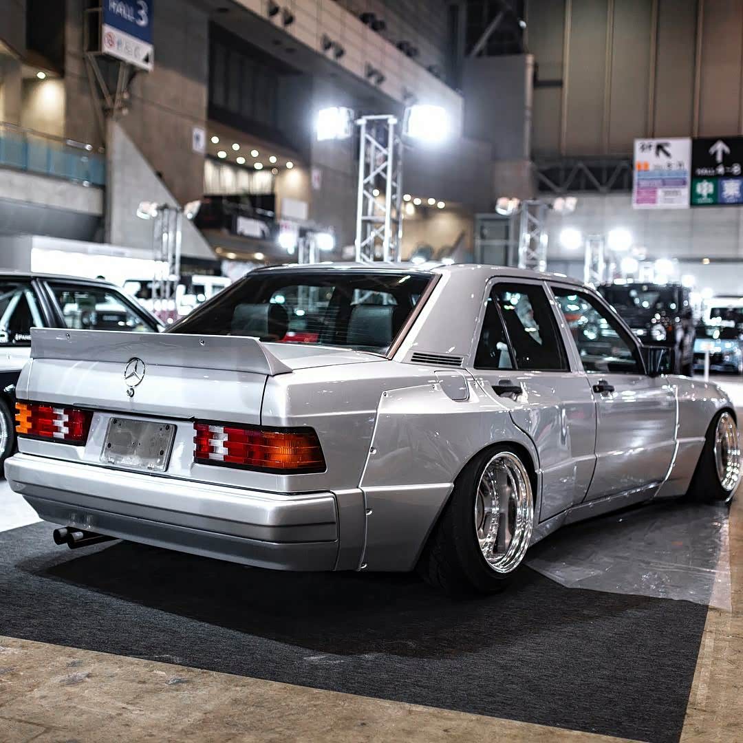 pandem车身宽体套件改装的奔驰190e