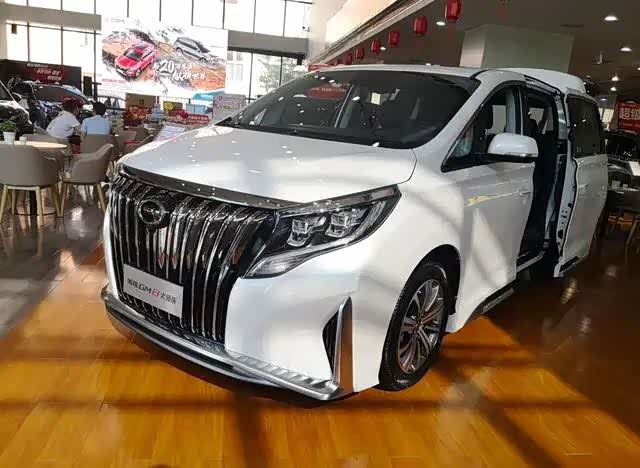2020款广汽传祺gm8大师版车型的外观在设计上更加有档次