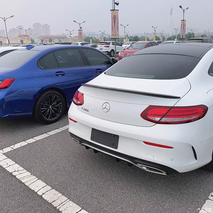 我的奔驰c260coupe和宝马325lim运动蓝耀夜