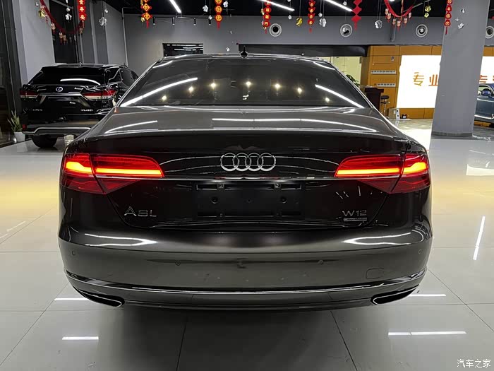 出16年w12奥迪a8