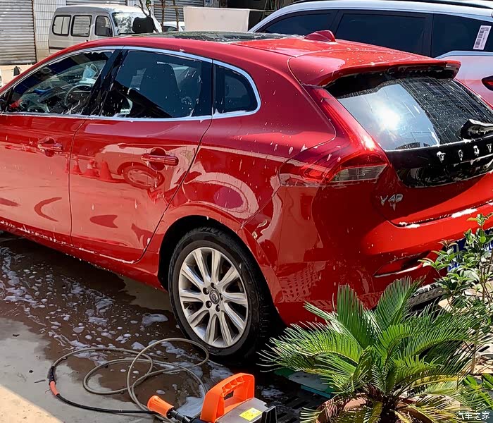 武汉出一手女士20t5缸红色沃尔沃v40智雅版