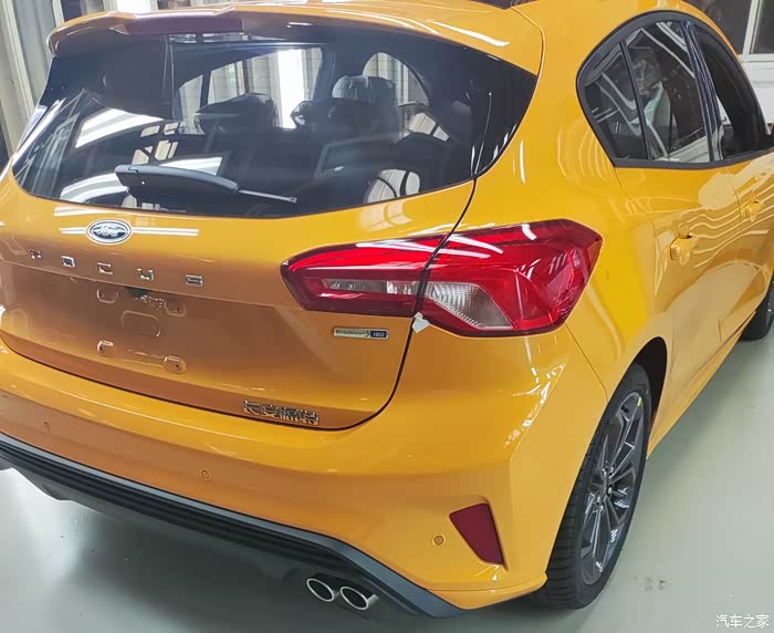 【图】到店保养发现全新福克斯有新色到店(炽火橙,机甲灰)颜值安逸!