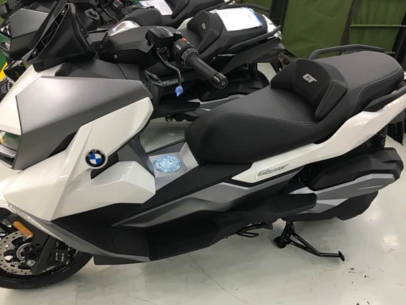 宝马400gt的一些工厂图