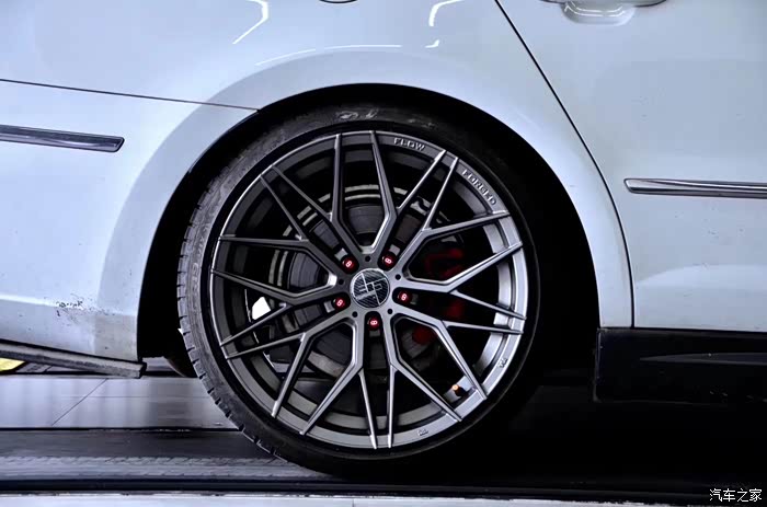 【大众cc改装轮毂】鞋子合脚又帅气,看着倍儿有精气神儿!