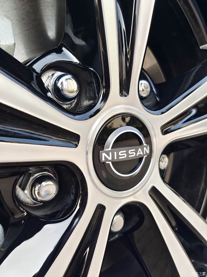 东风日产的轮毂饰盖也换新了?