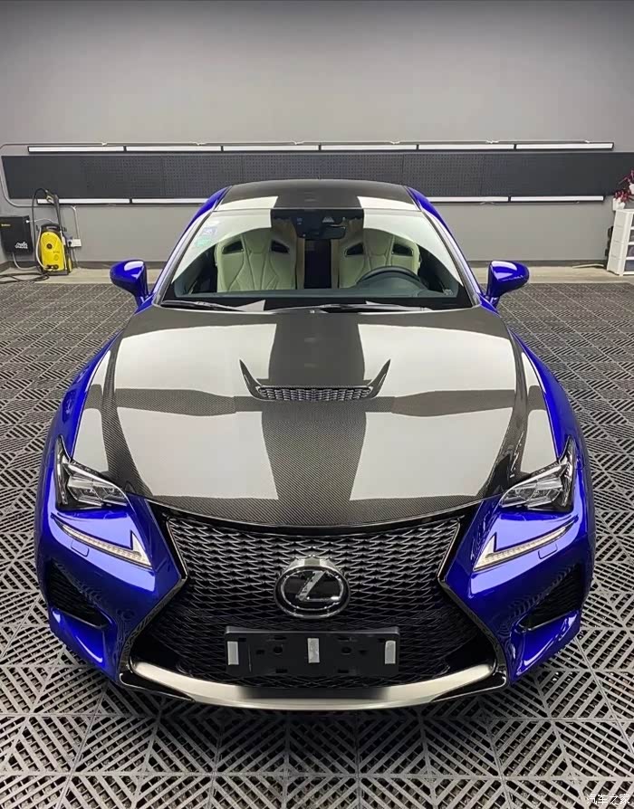 绝版雷克萨斯rcf性能卓越的轿跑颜值漂亮工艺精湛