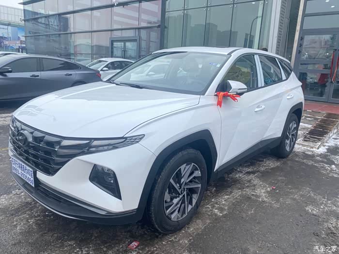 提车途胜l白色跨年礼物自备了