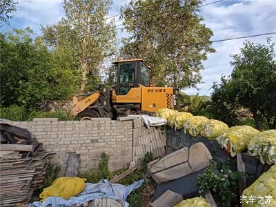 开小艾上山买柴鸡蛋,第一次感受山路操控