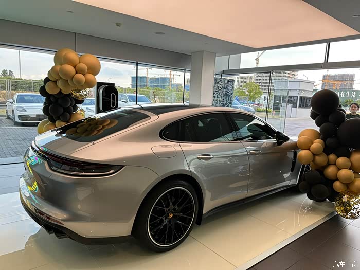 7月配额23款帕拉梅拉gt银色到店提车