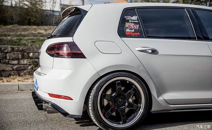 帅就完了大众高尔夫改色高亮火山灰