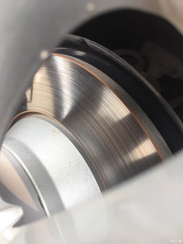 刹车盘问题出现凹槽