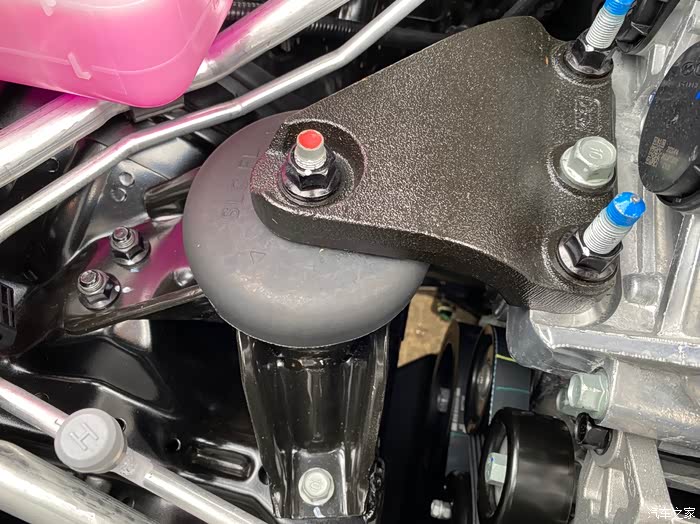 论坛看车作业智跑ace的这个发动机舱看一看