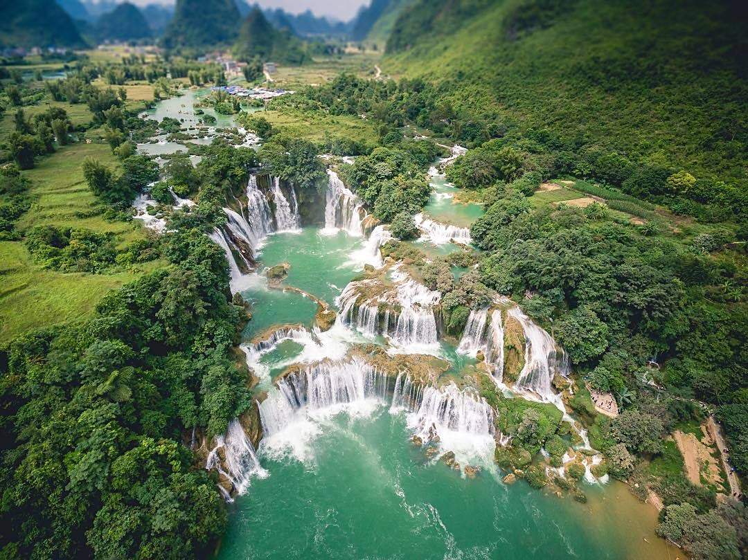 广西瀑布越南交界图片