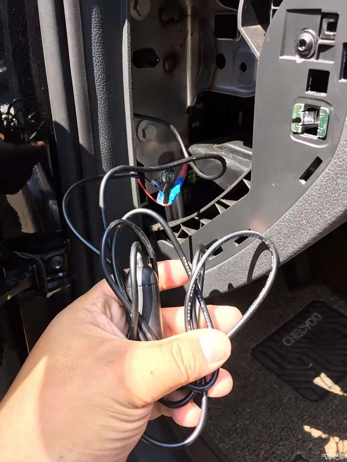 17款帕萨特御尊330行车记录仪走线安装作业