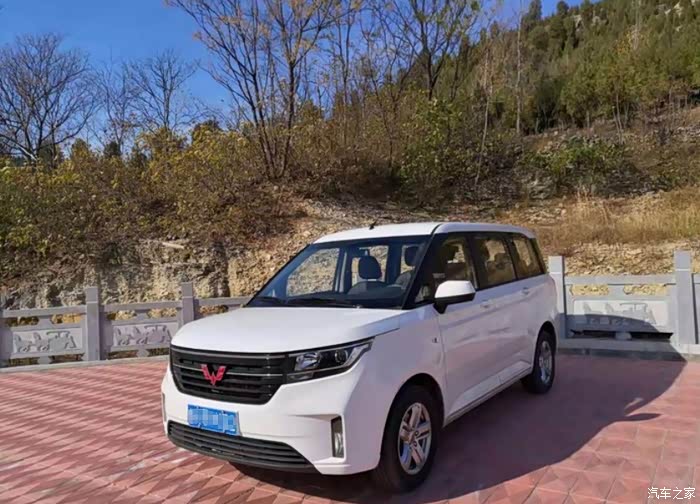 一辆宏观plus,一车人,一个景点