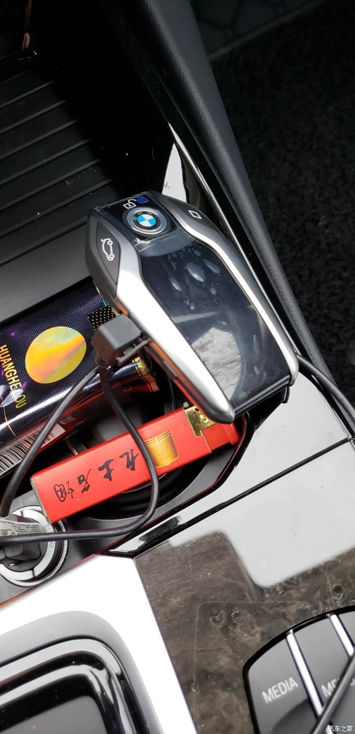 【图】液晶钥匙有线充电_宝马x3论坛_汽车之家论坛