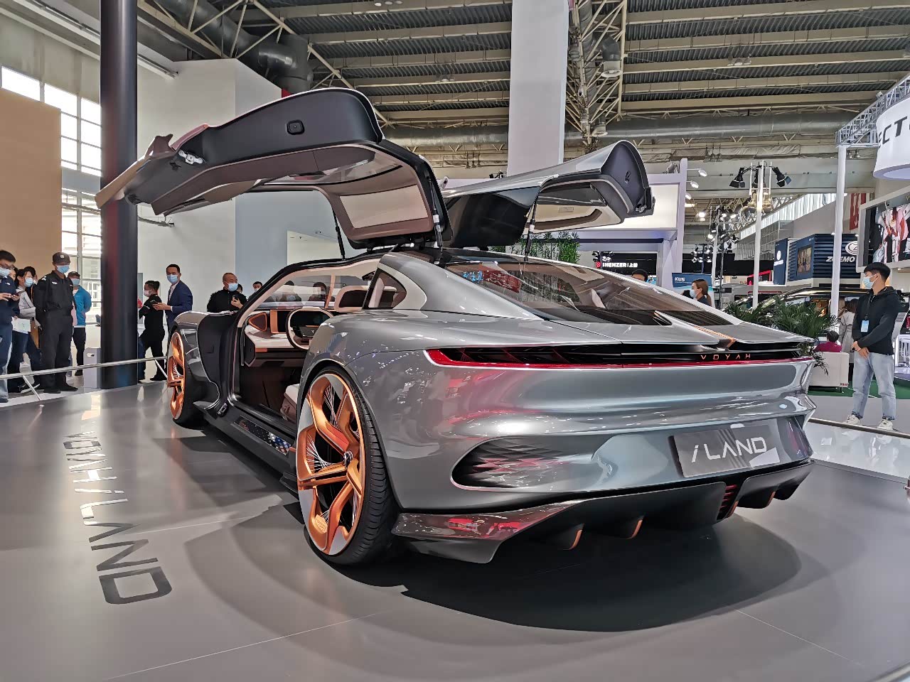 岚图iland即将起飞艺术精品