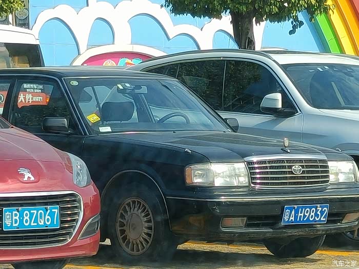 一车传三代的丰田90年代的皇冠