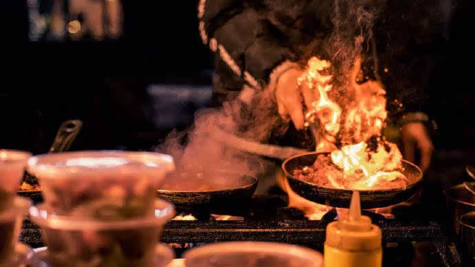 最爱的还是这人间烟火,熟悉又温暖的市井气息.