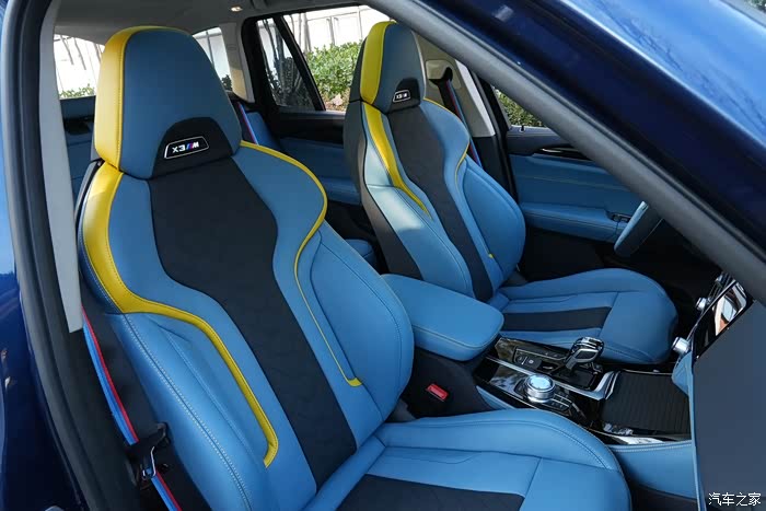 90后车主宝马x3改装升级x3m款全车定制内饰