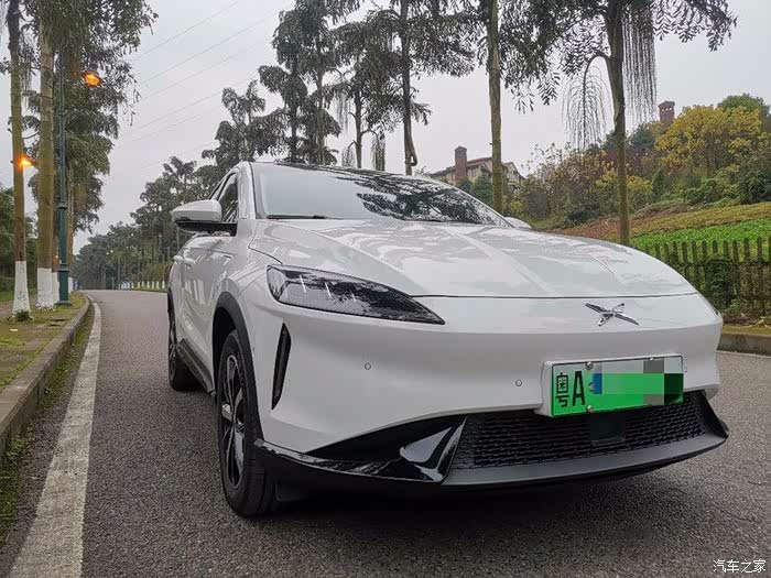 外观拉风内饰豪华配置丰富评测新能源汽车小鹏g3