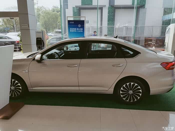 【图】绝对少见的金色e-lavida_朗逸纯电论坛_汽车之家论坛
