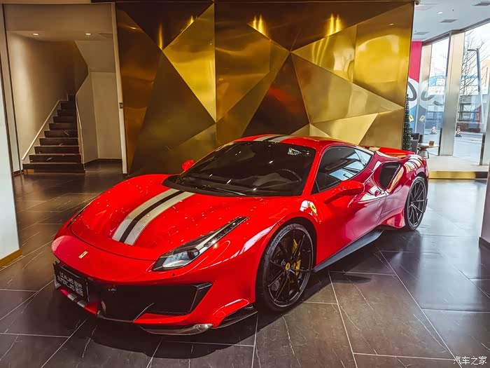 红色的法拉利488pista完美的敞篷动感十足真香