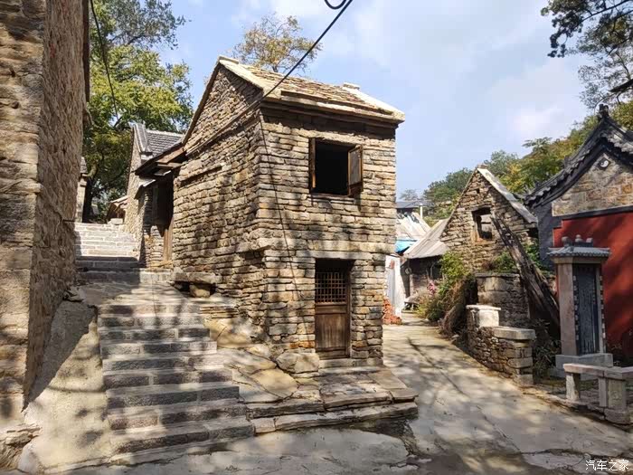 出游峪口村,途铠在沿途山道牛刀小试