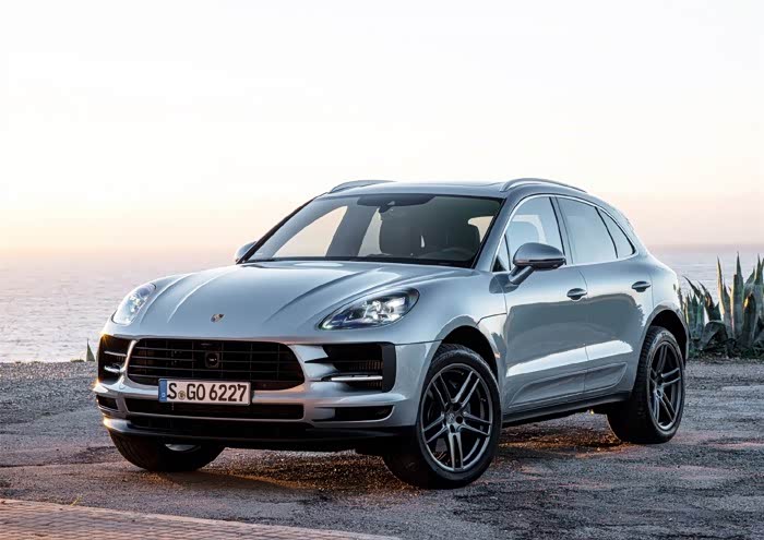 各式各样的保时捷汽车