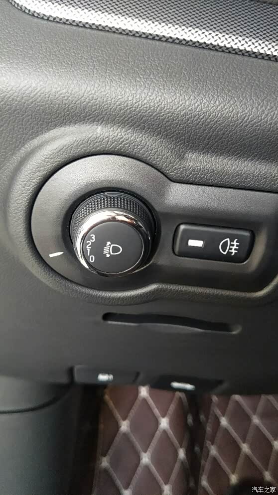 荣威360—低价代步型轿车了解一下?