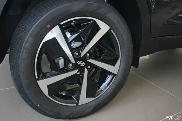 0 | 回复: 0 北京现代ix35论坛 轮毂的设计还是非常动感的,轮眉则被