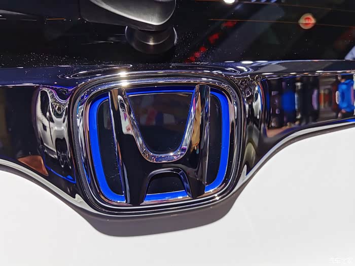 混动独特的小蓝标