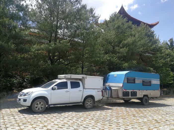 出售青岛麦卡背驮越野房车科斯挑战者越野拖挂