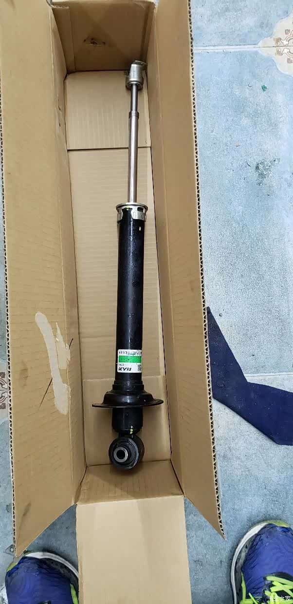 一套锐志皇冠avs减震